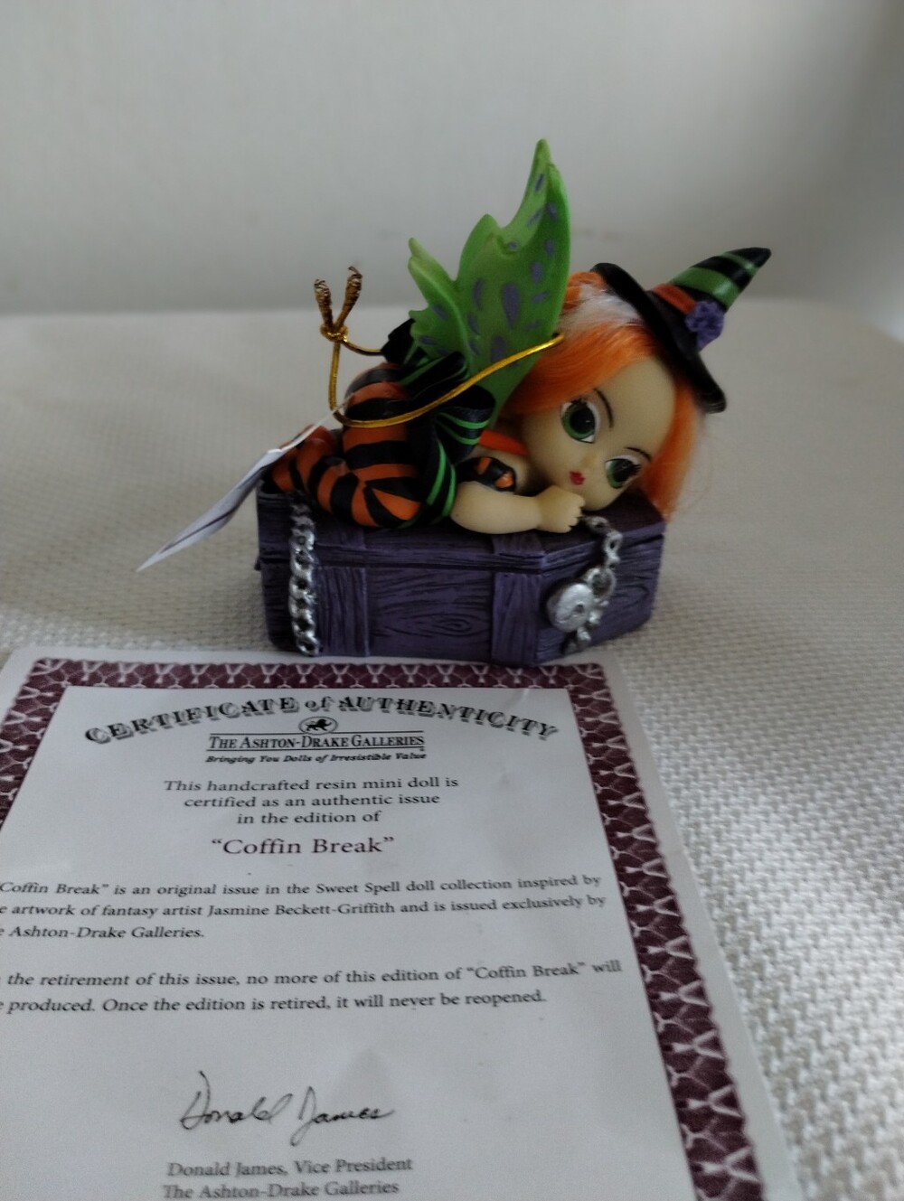 Jasmine Beckett Griffith Swett Spell Doll Collection Coffin Break